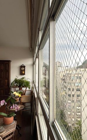 Apartamento à venda com 190m², 4 quartos e 1 vaga Apartamento à venda com 190m², 4 quartos e 1 vagaSala