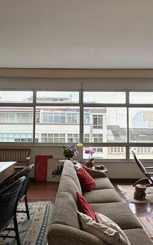 Apartamento à venda com 190m², 4 quartos e 1 vaga Apartamento à venda com 190m², 4 quartos e 1 vagaSala