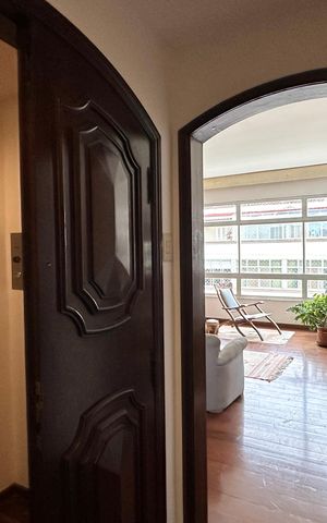 Apartamento à venda com 190m², 4 quartos e 1 vaga Apartamento à venda com 190m², 4 quartos e 1 vagaHall