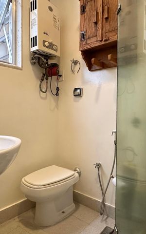 Apartamento à venda com 190m², 4 quartos e 1 vaga Apartamento à venda com 190m², 4 quartos e 1 vagaBanheiro da Suíte 1