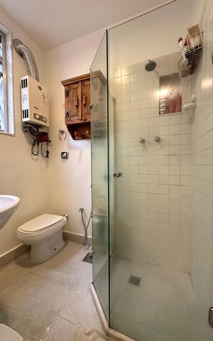 Apartamento à venda com 190m², 4 quartos e 1 vaga Apartamento à venda com 190m², 4 quartos e 1 vagaBanheiro da Suíte 1