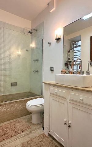 Apartamento à venda com 190m², 4 quartos e 1 vaga Apartamento à venda com 190m², 4 quartos e 1 vagaBanheiro