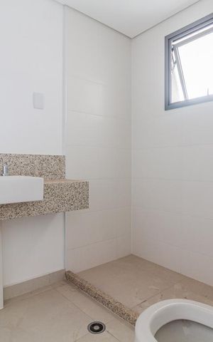 Apartamento à venda com 277m², 4 quartos e 4 vagasBanheiro da Suíte 3