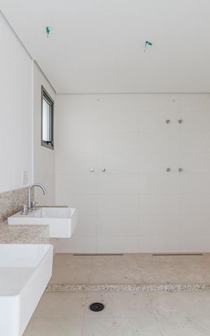 Apartamento à venda com 277m², 4 quartos e 4 vagasBanheiro da Suíte 4