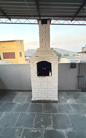 Casa à venda com 300m², 3 quartos e sem vagaÁrea de Serviço/churrasqueira