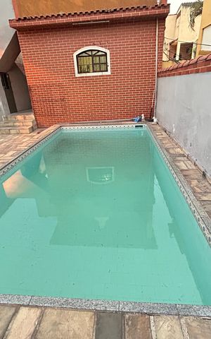 Casa à venda com 300m², 3 quartos e sem vagaPiscina