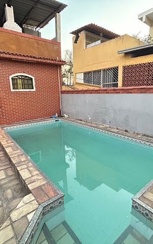 Casa à venda com 300m², 3 quartos e sem vagaPiscina
