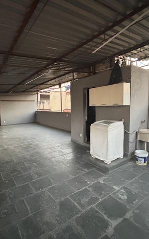 Casa à venda com 300m², 3 quartos e sem vagaÁrea de Serviço/terraço