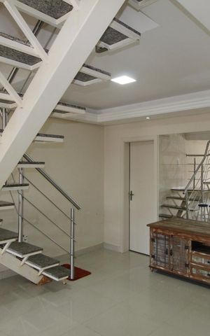 Casa à venda com 450m², 4 quartos e 6 vagasSala