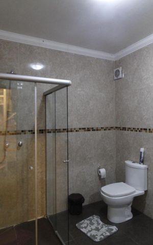 Casa à venda com 450m², 4 quartos e 6 vagasBanheiro Social