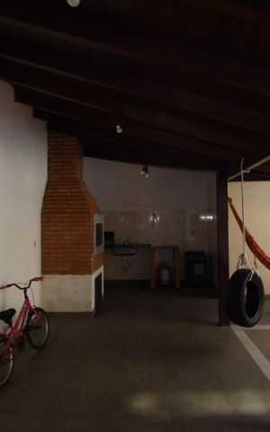 Casa à venda com 450m², 4 quartos e 6 vagasÁrea comum - Churrasqueira