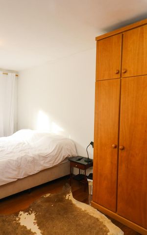 Casa de condomínio à venda com 222m², 3 quartos e 4 vagasSuíte