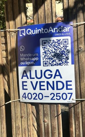 Casa de condomínio à venda com 600m², 4 quartos e 2 vagas Casa de condomínio à venda com 600m², 4 quartos e 2 vagasPlaquinha AJZN-224