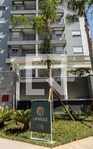 Apartamento à venda com 41m², 2 quartos e 1 vaga Apartamento à venda com 41m², 2 quartos e 1 vagaFachada