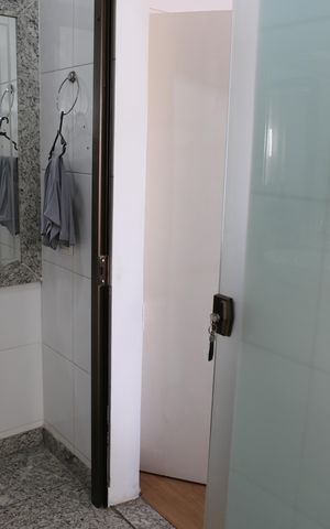 Casa à venda com 429m², 3 quartos e 4 vagasBanheiro da Suíte 2
