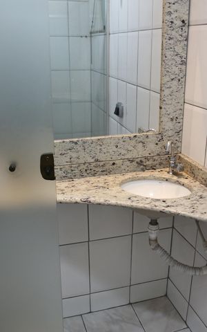 Casa à venda com 429m², 3 quartos e 4 vagasBanheiro da Suíte 1