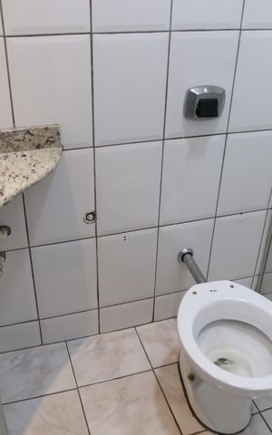 Casa à venda com 429m², 3 quartos e 4 vagasBanheiro da Suíte 1