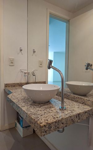 Apartamento à venda com 230m², 4 quartos e 2 vagasLavabo