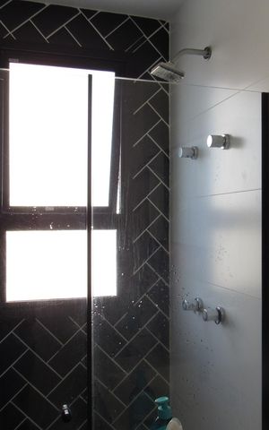 Apartamento à venda com 79m², 2 quartos e 2 vagasBanheiro da Suíte