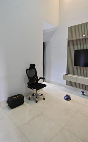 Casa à venda com 82m², 2 quartos e 2 vagas