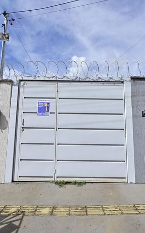 Casa à venda com 82m², 2 quartos e 2 vagas