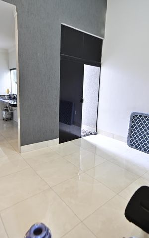 Casa à venda com 82m², 2 quartos e 2 vagas