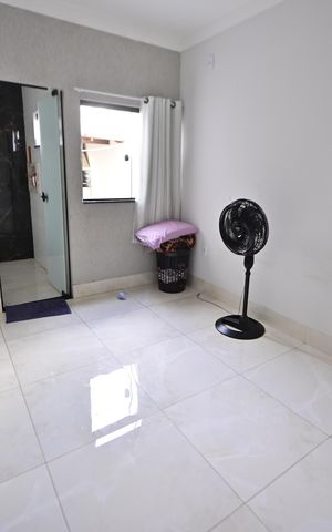Casa à venda com 82m², 2 quartos e 2 vagas