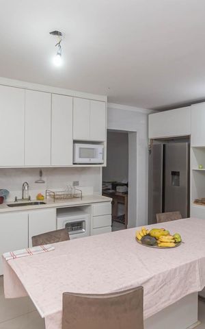 Casa para alugar com 205m², 4 quartos e 2 vagasCozinha