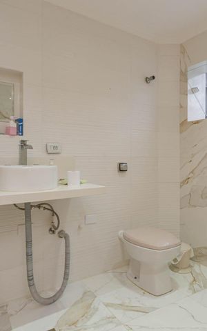 Casa para alugar com 205m², 4 quartos e 2 vagasBanheiro