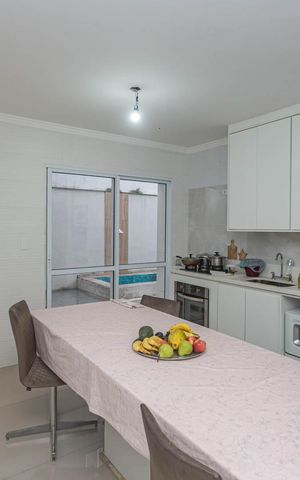 Casa para alugar com 205m², 4 quartos e 2 vagasCozinha