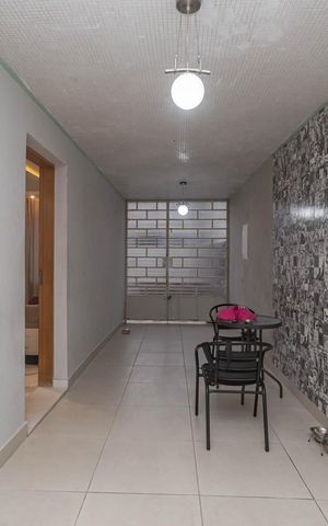 Casa para alugar com 205m², 4 quartos e 2 vagasHall de entrada