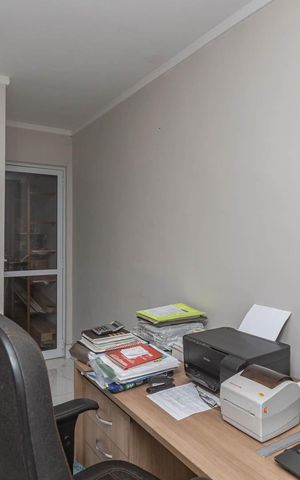 Casa para alugar com 205m², 4 quartos e 2 vagasEscritório