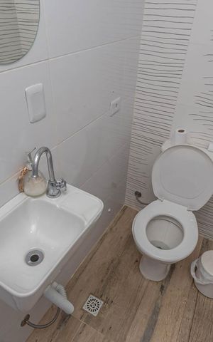 Casa para alugar com 205m², 4 quartos e 2 vagasLavabo