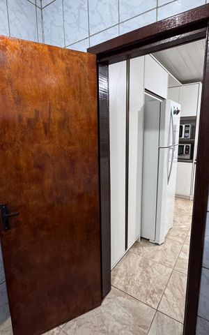 Casa à venda com 140m², 3 quartos e 2 vagas