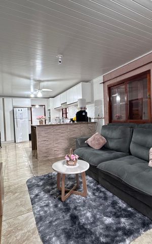 Casa à venda com 140m², 3 quartos e 2 vagas