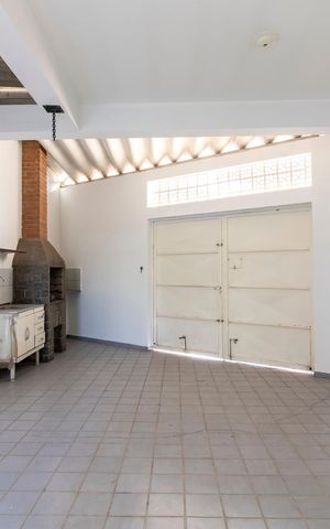 Casa à venda com 220m², 3 quartos e 4 vagasQuintal
