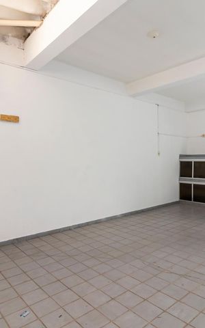 Casa à venda com 220m², 3 quartos e 4 vagasQuintal