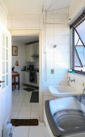 Apartamento à venda com 177m², 3 quartos e 2 vagas Apartamento à venda com 177m², 3 quartos e 2 vagasÁrea de Serviço