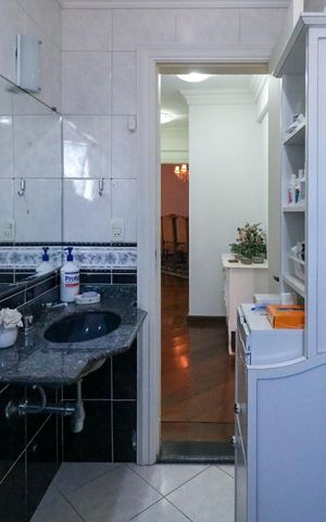 Apartamento à venda com 177m², 3 quartos e 2 vagas Apartamento à venda com 177m², 3 quartos e 2 vagasBanheiro