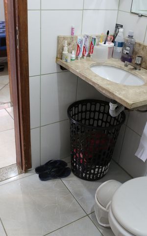 Casa à venda com 200m², 2 quartos e 5 vagasBanheiro Social