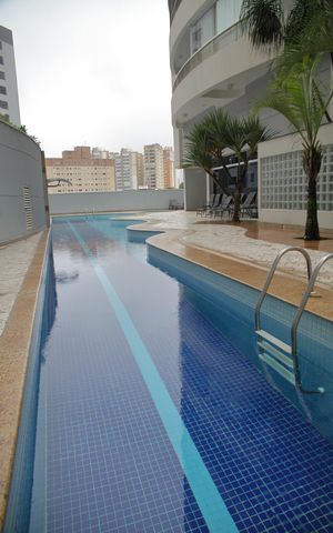 Apartamento à venda com 212m², 3 quartos e 3 vagasÁrea comum - Piscina