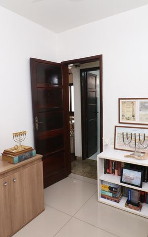 Casa à venda com 323m², 4 quartos e 3 vagasQuarto 1
