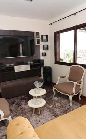 Casa à venda com 323m², 4 quartos e 3 vagasSala