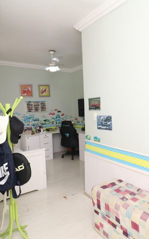 Casa à venda com 323m², 4 quartos e 3 vagasQuarto 2