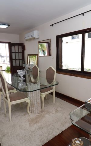 Casa à venda com 323m², 4 quartos e 3 vagasSala