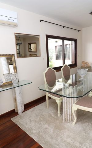 Casa à venda com 323m², 4 quartos e 3 vagasSala