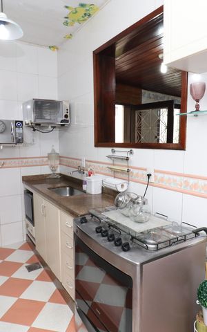 Casa à venda com 323m², 4 quartos e 3 vagasCozinha