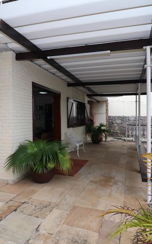 Casa à venda com 323m², 4 quartos e 3 vagasÁrea externa