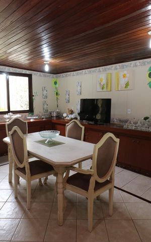 Casa à venda com 323m², 4 quartos e 3 vagasCopa