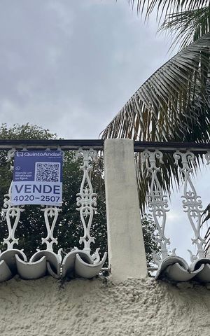 Casa à venda com 323m², 4 quartos e 3 vagasPlaca